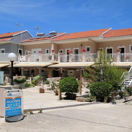 Perivólion Santa Barbara Lakis Apartments מראה חיצוני תמונה