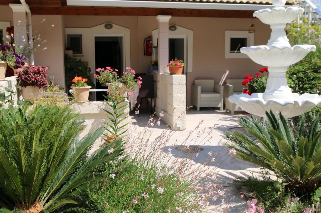 Perivólion Santa Barbara Lakis Apartments מראה חיצוני תמונה