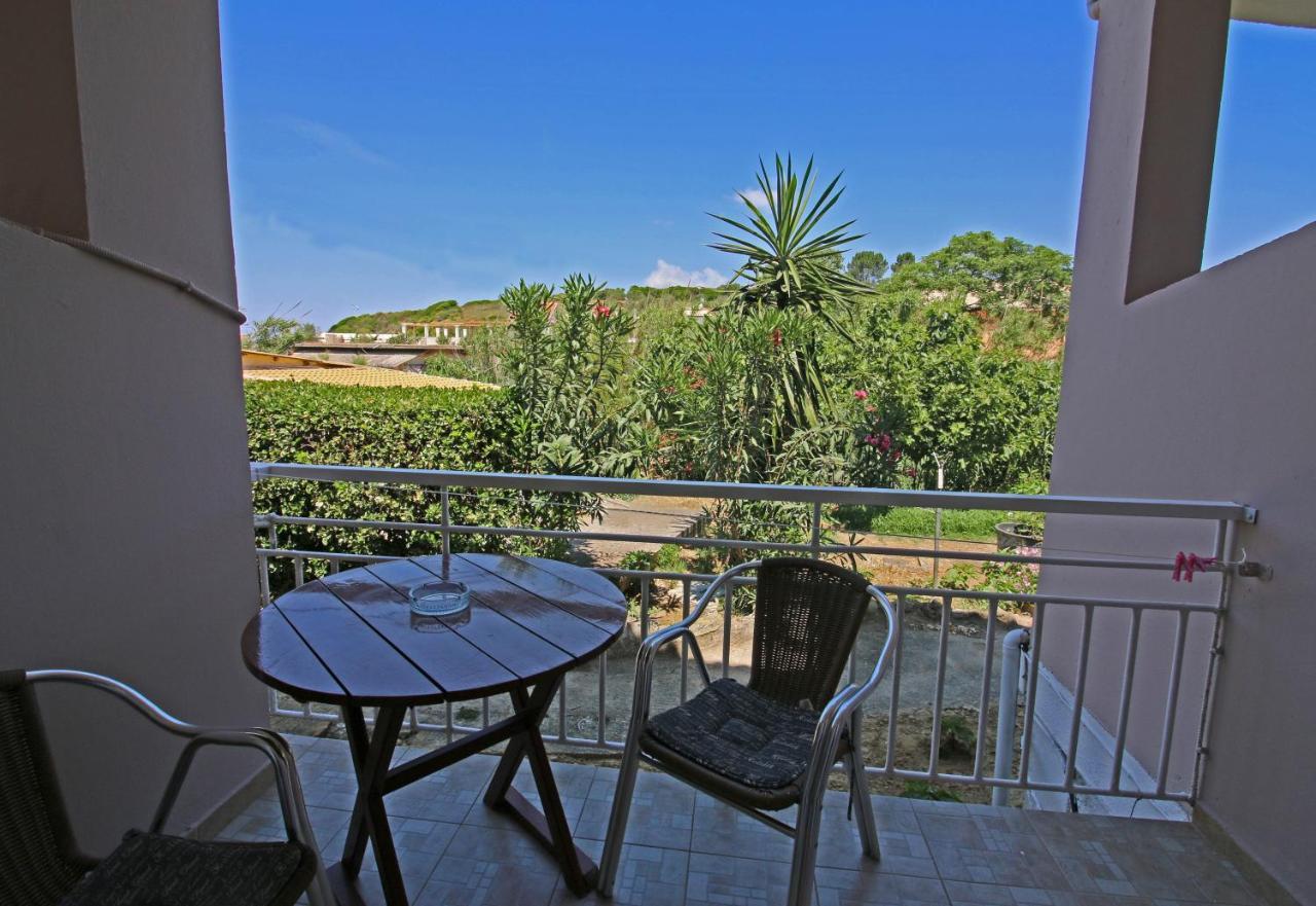 Perivólion Santa Barbara Lakis Apartments מראה חיצוני תמונה