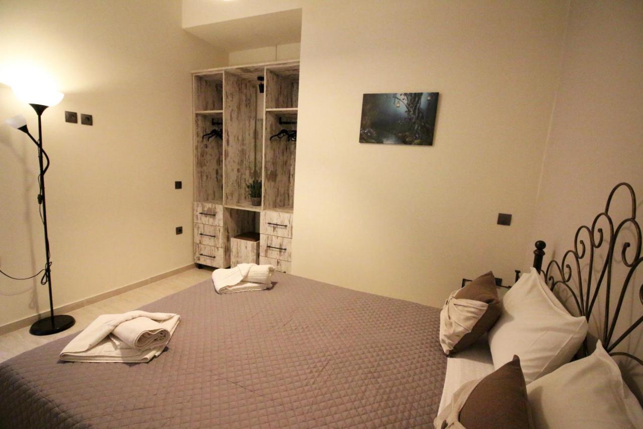 Perivólion Santa Barbara Lakis Apartments מראה חיצוני תמונה