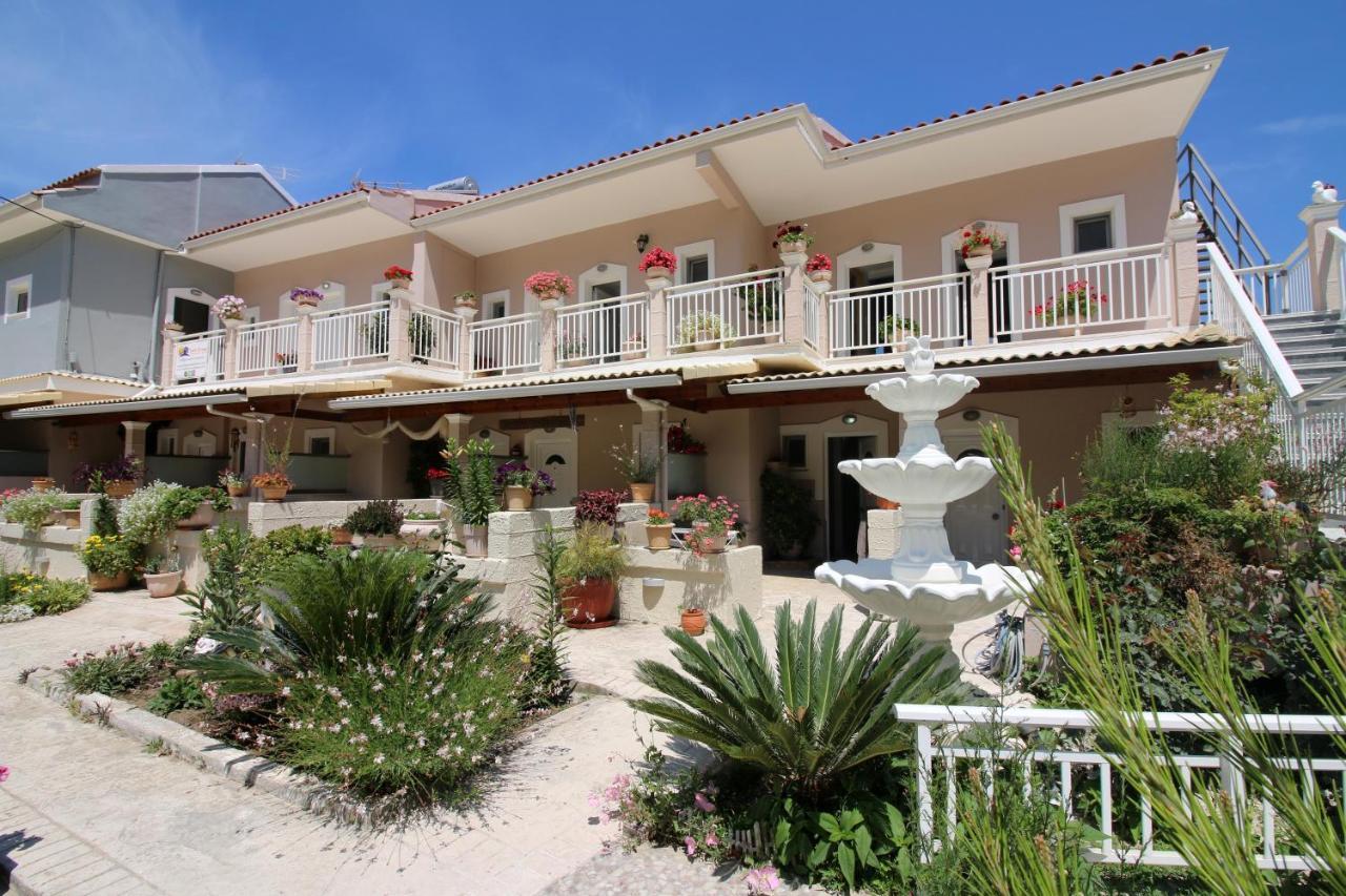 Perivólion Santa Barbara Lakis Apartments מראה חיצוני תמונה